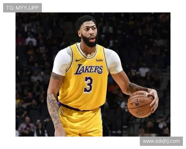 湖人队重磅交易，詹姆斯与戴维斯迎来全新搭档，季前赛表现令人期待